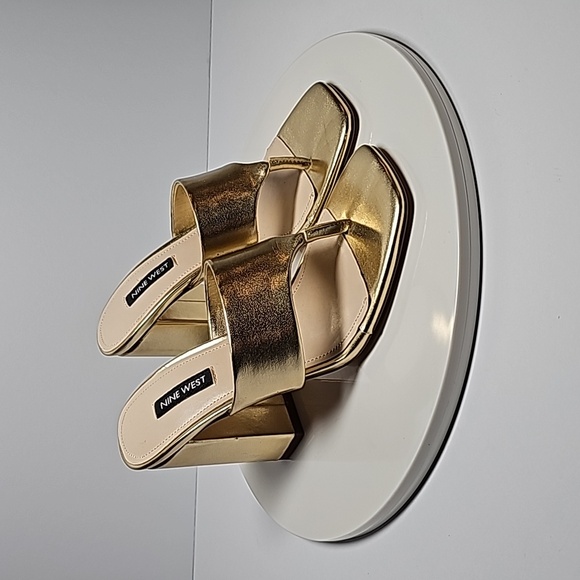 Nine West Gogo Thong Sandals Slides Block Heels Shoes Square Open Toe Gold 6 - Picture 1 of 15